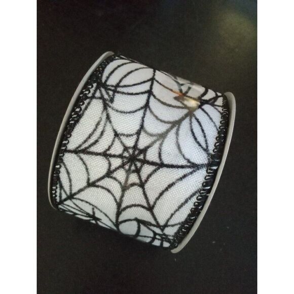 Halloween wired ribbon spiderwebs 25' long black & white - Picture 3 of 5